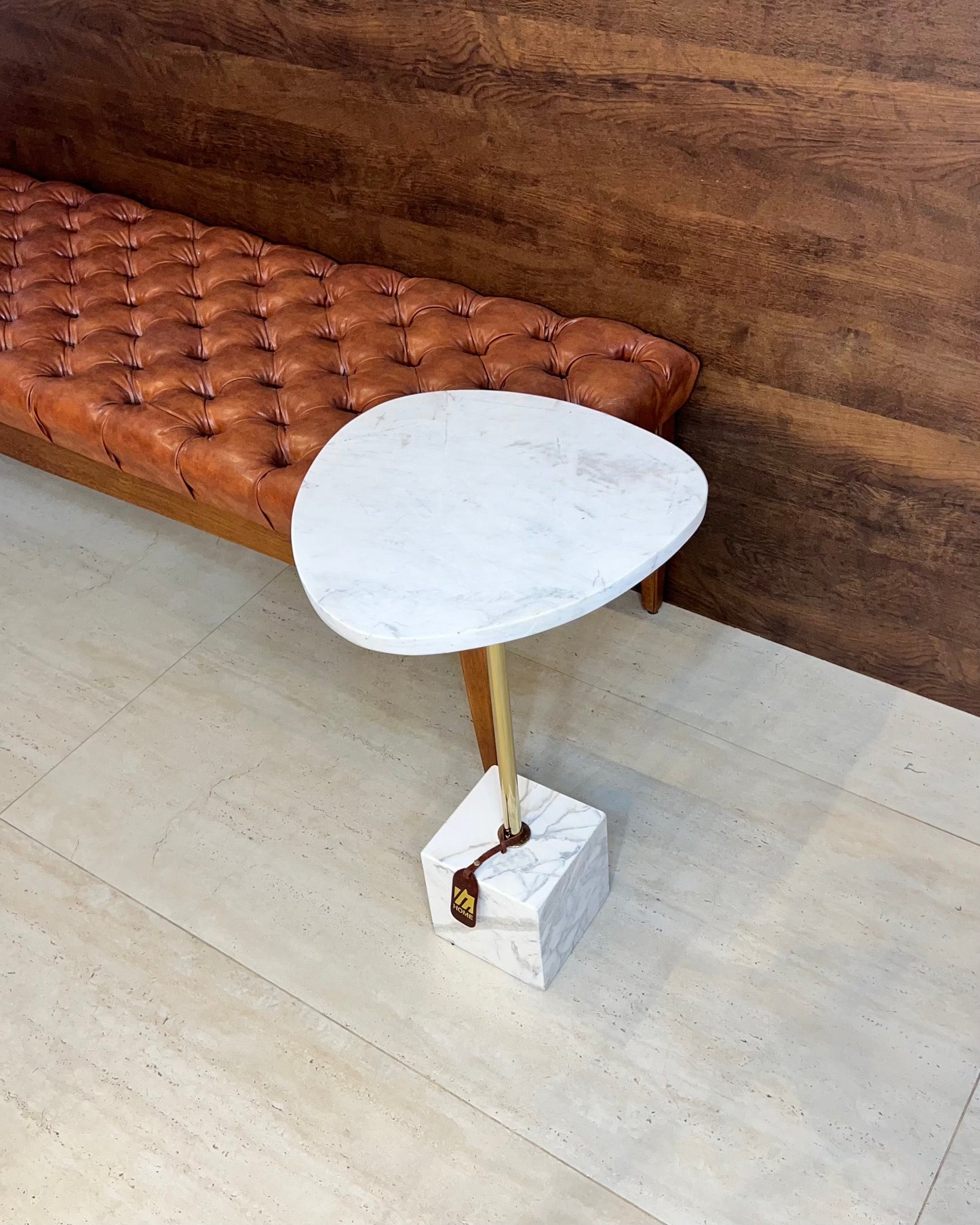 Mesa Sangiovese - Mármore Calacata (Textura Levigado - sem brilho) 60 Cm de Altura / Peça Única