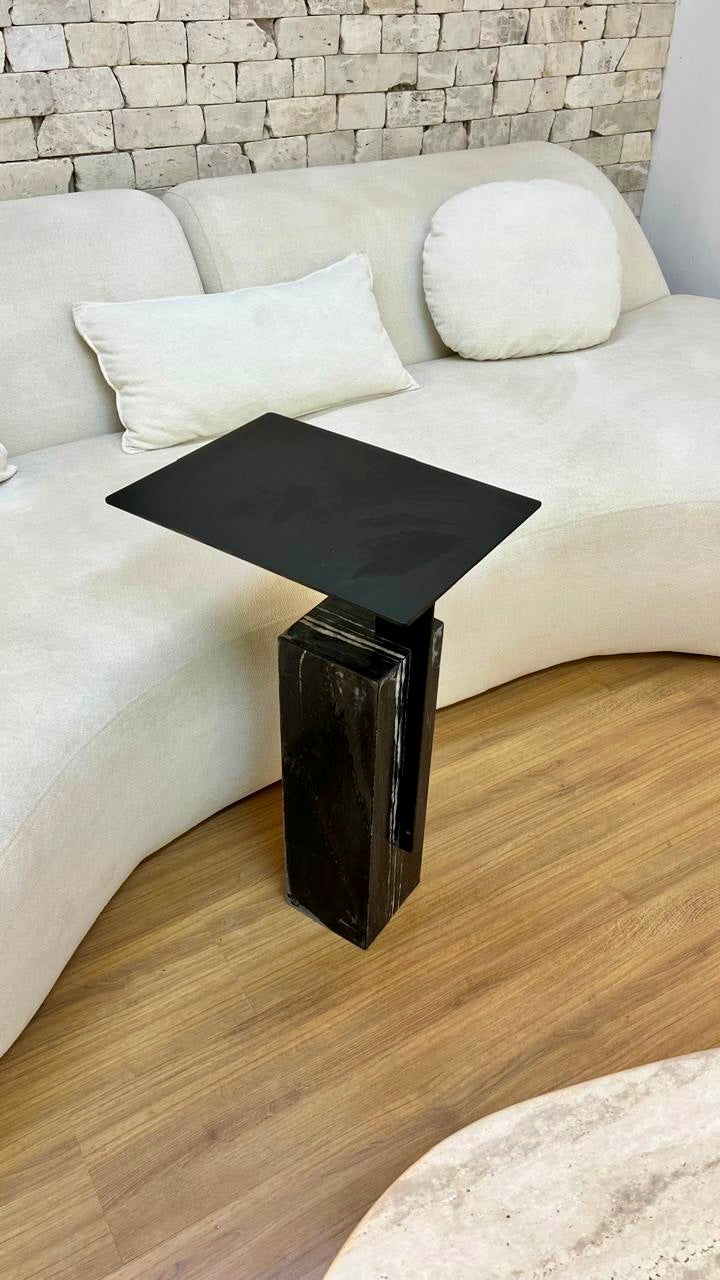 Mesa de Apoio- Merlot Preta - Base Mármore Nero Striatto !