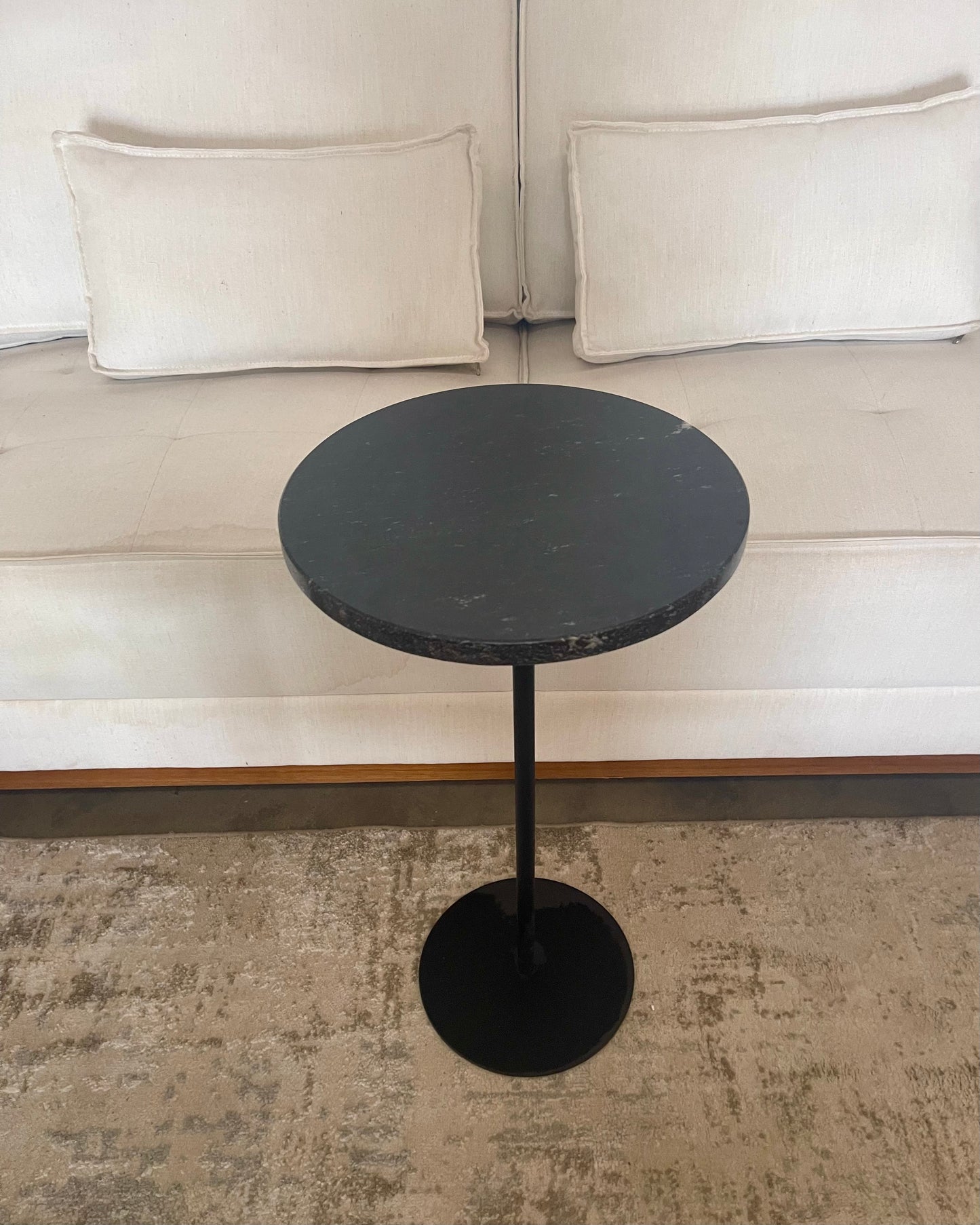 Linha Zera - Mármore Diamante Negro - Base Preta