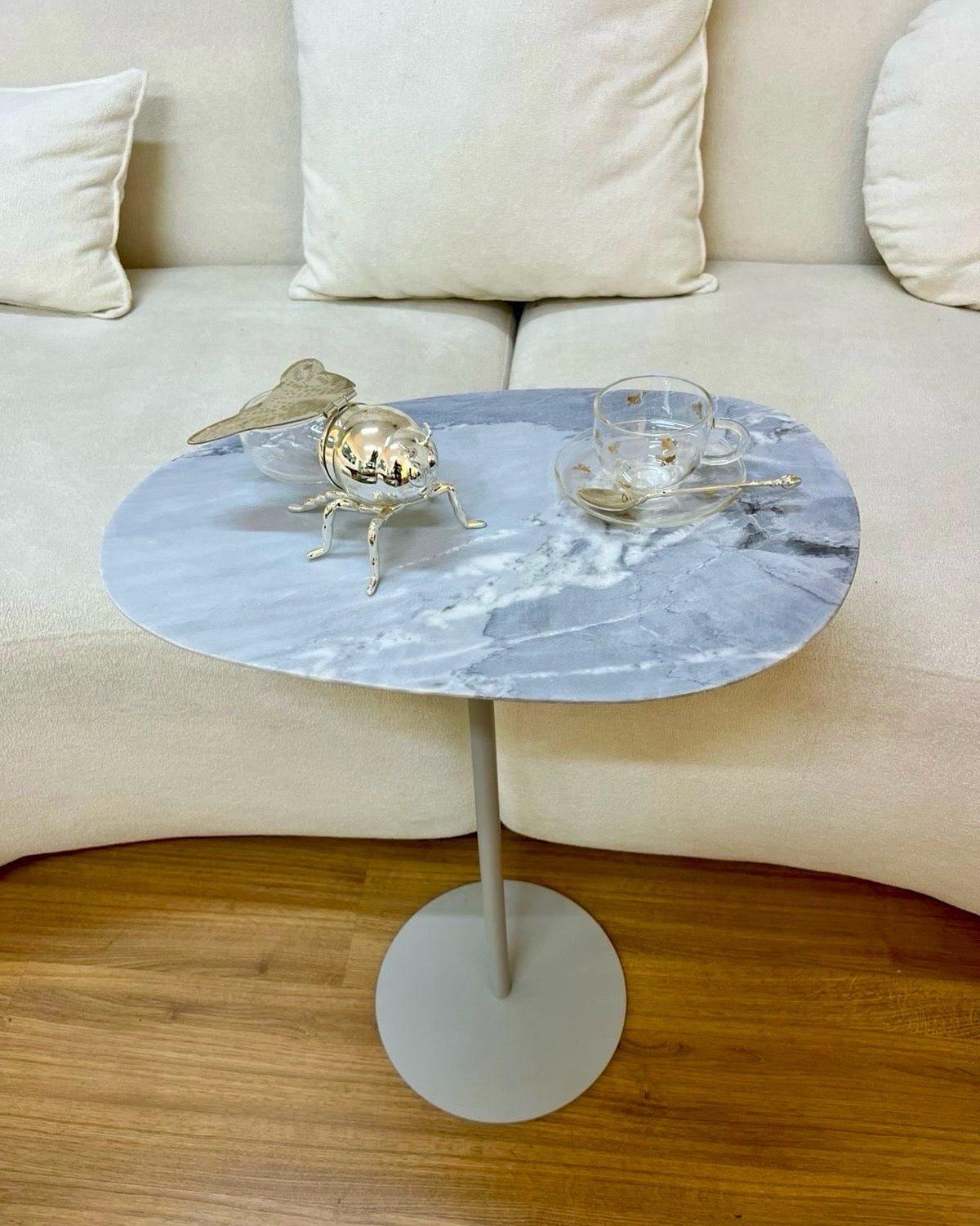 Mesa - Lateral Tulipa Mármore Grigio Vulcano - Textura Levigado (Sem Brilho)