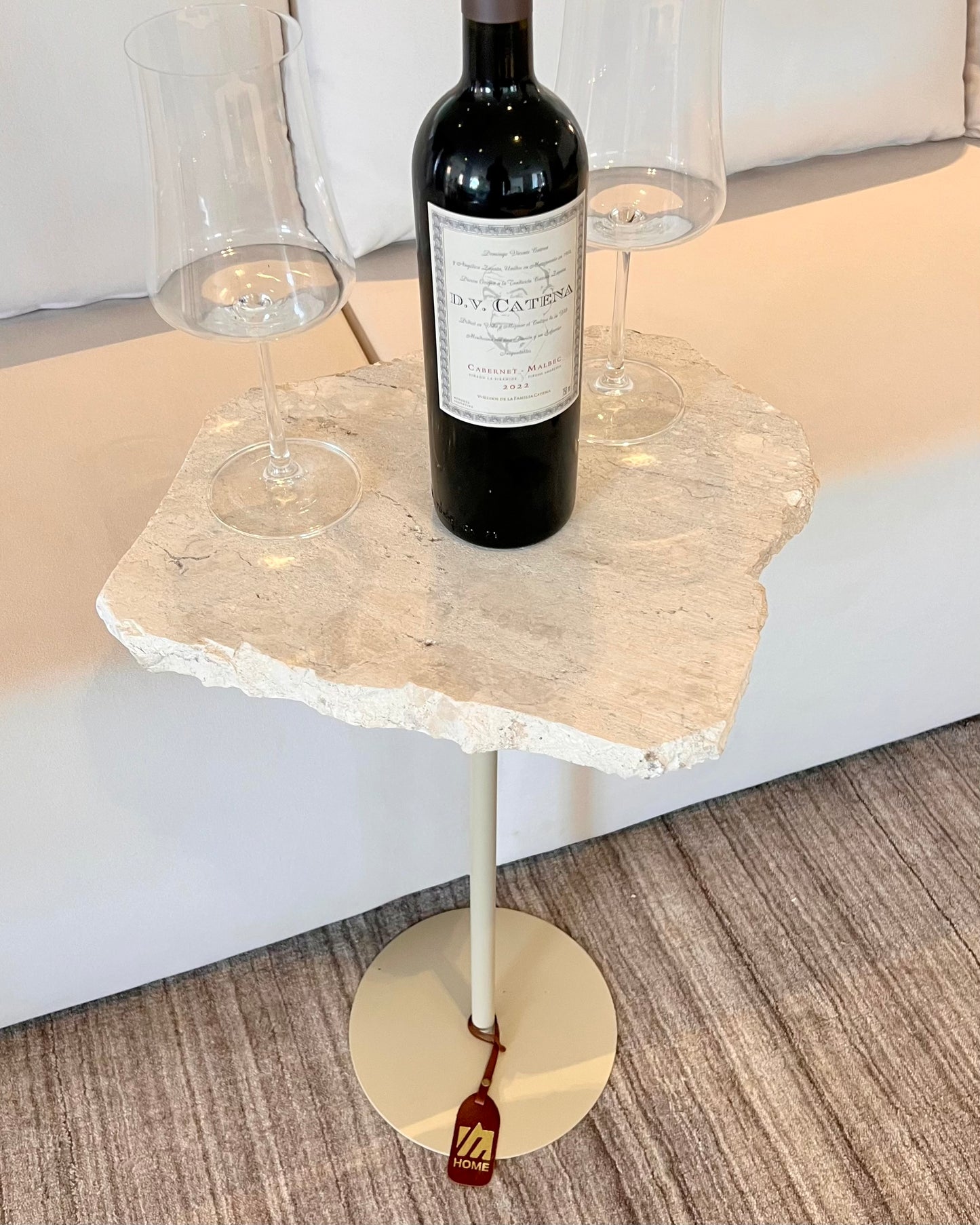 Mesa Apoio Orgânica - Mármore Travertino White Cream - Base cor Bege