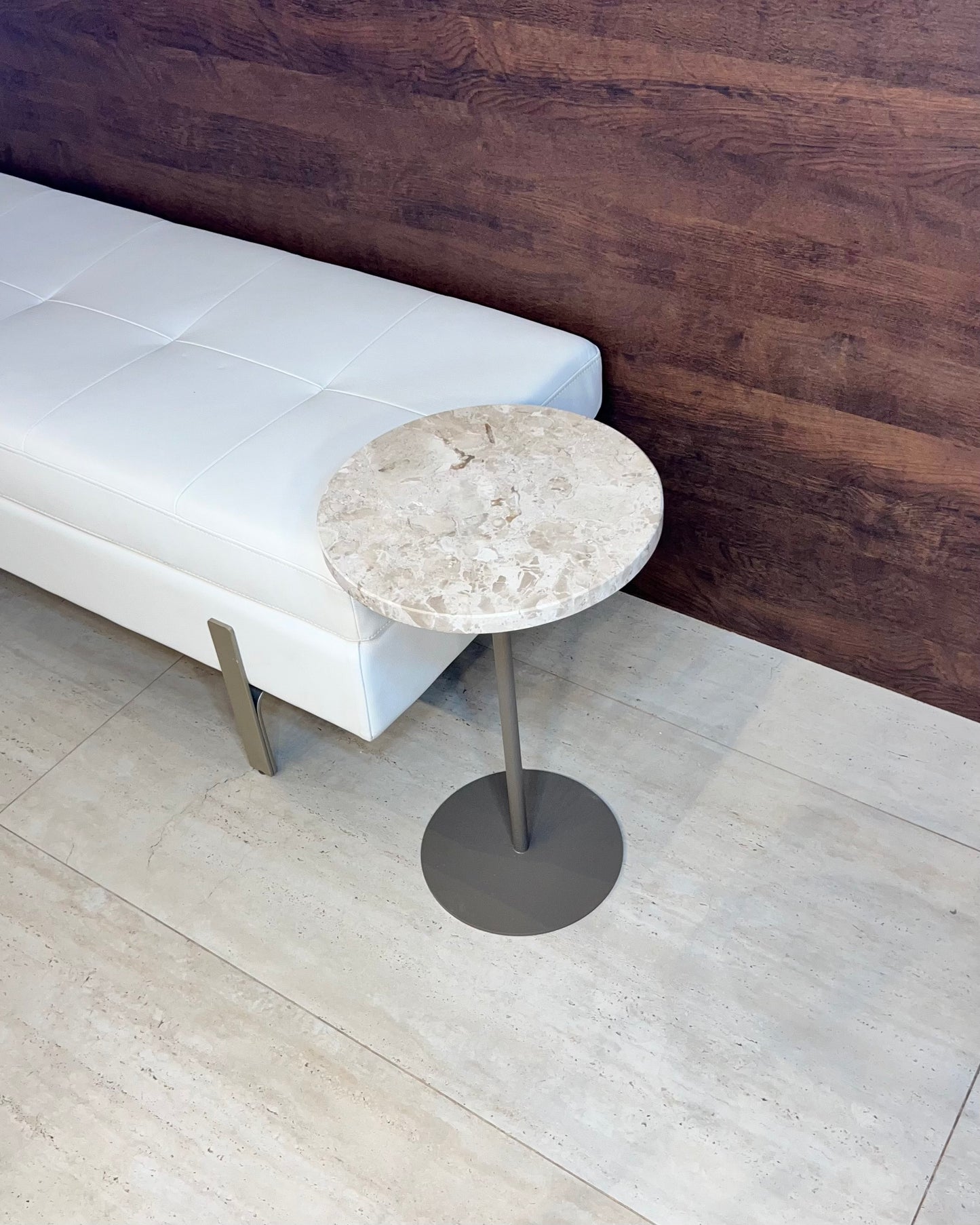 Mesa Lateral - Mármore Travertino Nacional - 55 Cm de Altura/ Peça Única